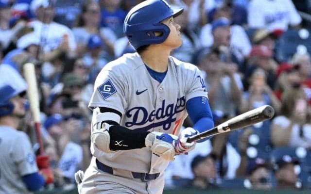 「ショー・ボム、ぶち込んだ！！」大谷翔平、中越え133.5メートル豪快弾に米熱狂…「月まで飛ばしたぞ！」
