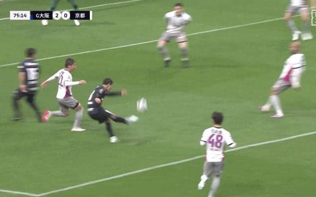 「ソン・フンミンやろ！」美しすぎる軌道の“バナナシュート”が話題「えぐいのきたー！」「こういうのを待ってたんよ」G大阪MFのスーパーゴールにファン大興奮