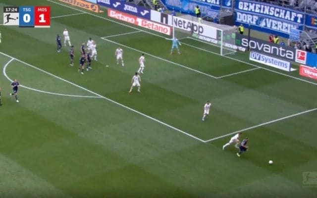 ウソでしょ…！？ 佐野海舟、目を疑う“衝撃の7秒間”「めっちゃ強いな」「これはヤバい」爆速プレスでマンツーマン勝負→チェコ代表を“完封”「逃げられないw」