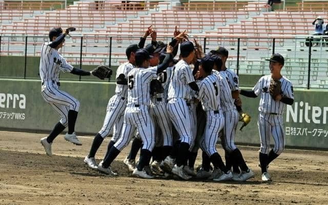 鹿屋中央が優勝　九州地区高校野球県大会