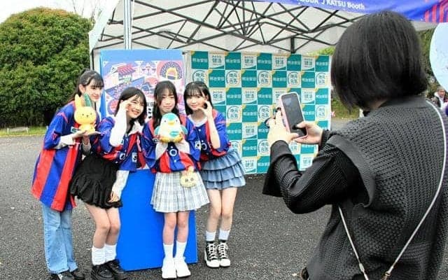 Jリーグ盛り上げに一役　調布で「J活デー」モデルと撮影会も