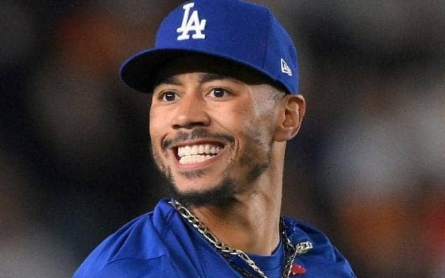 ドジャース、ベッツが右脇腹痛のため負傷者リスト入り　球団正式発表　メジャー最多１１人目の離脱　３Ａ打率・３６４キム・ヘソン緊急昇格