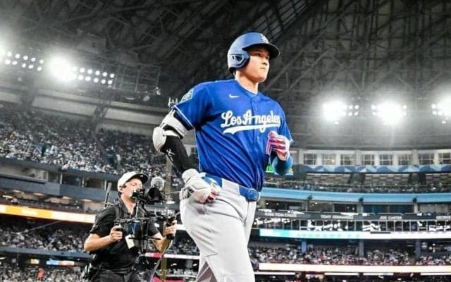 大谷翔平＆山本由伸に「野球少年たち」「かわいい」の声続出　試合後にマウンドの感触確認→その光景がまるで兄弟　球場入りも一緒に