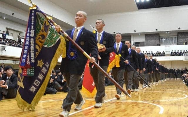 「応援に助けられた」　センバツVの大阪桐蔭が優勝報告会