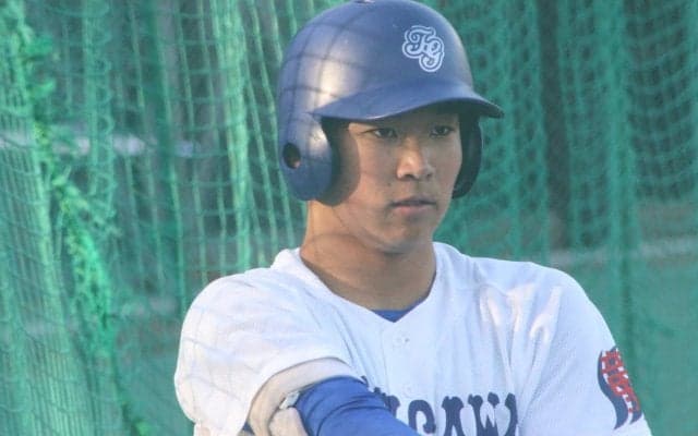 青山学院大進学のプロ注目二刀流が開幕戦で猛打賞を記録する鮮烈デビュー