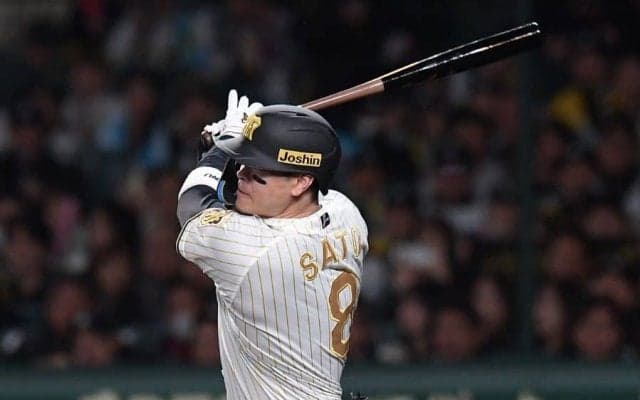 阪神・佐藤輝明、待望の今季1号　開幕10戦44打席目…“ジェット風船”復活の甲子園騒然