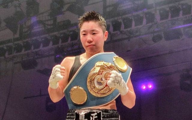 【ボクシング】山中菫がＩＢＦ女子王座返り咲き　世界初挑戦の日本バレーボール協会勤務・鵜川菜央に２-１判定勝ち