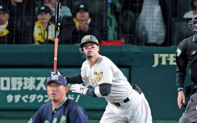 阪神・佐藤輝　森下とアベック弾で今季１号「またフェンス直撃かなと」　打率、打点、安打数、得点圏打率の４冠