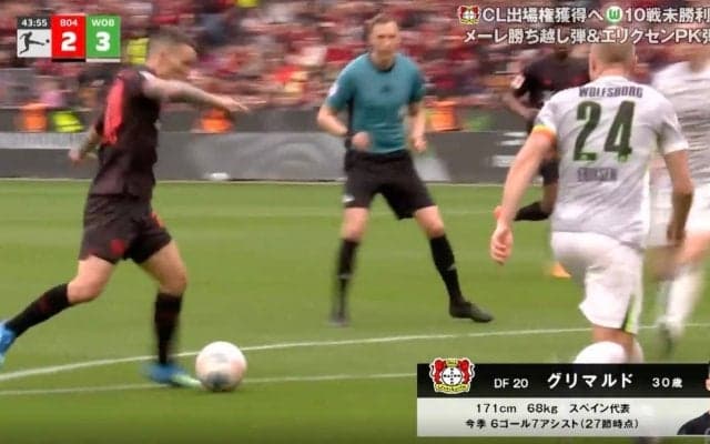 「股がヤバい！」シュート打つ瞬間に“相手に異変”「エグすぎる」「なんだあれ」スペイン代表、異次元テク→超絶“ワンステップシュート”炸裂