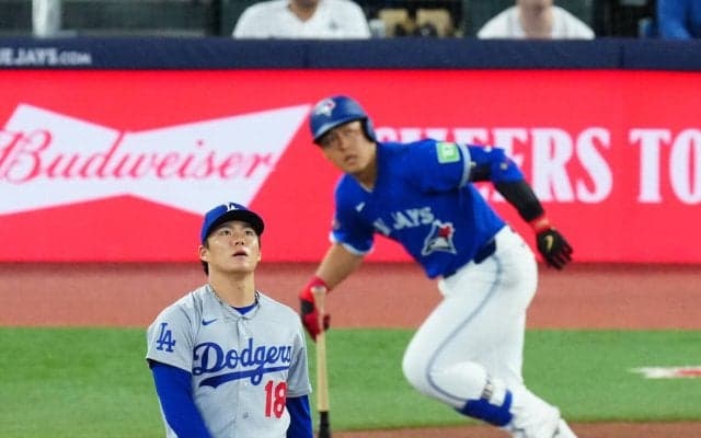 岡本和真、山本由伸からメジャー初安打でガッツポーズ　ロボット審判要求で三振覆し右中間二塁打