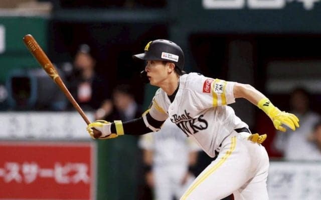 鷹の周東佑京が体調不良で急遽欠場　「9番・中堅」でスタメン起用も…初回の守備から交代