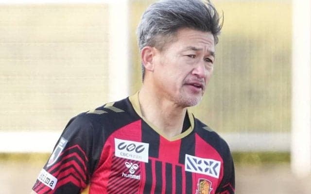 カズ次男、バキバキ肉体美＆爆イケ笑顔の筋トレ動画に逆プロポーズ殺到！　父や香川真司らとの豪華会食ショットも