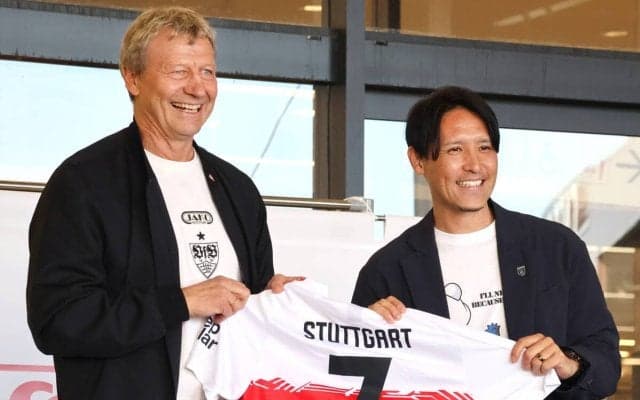 元浦和指揮官・ブッフバルト氏「浦和は第２の故郷」伝説の退団セレモニー、教え子の細貝萌の思い出などを披露