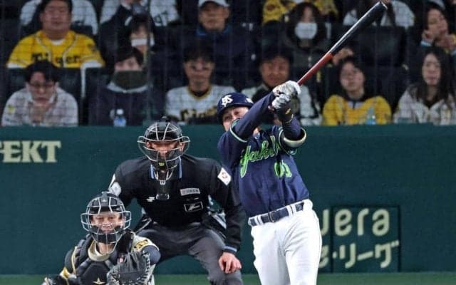 ヤクルトが逆転勝ちで単独首位守る　六回に増田が同点打→赤羽が勝ち越し打　１２球団最遅の送りバントも