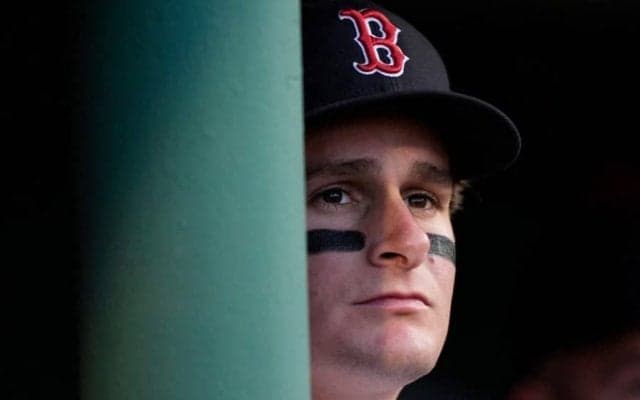 吉田正尚の“定位置”に入った逸材21歳　連日ミスに辛辣…ありえぬ送球は「見た中で最悪」