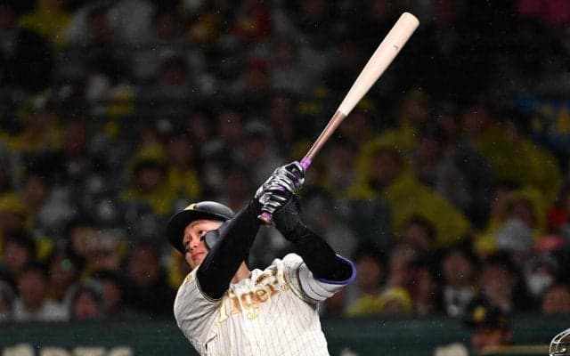 【阪神】森下翔太、単独トップ４号「あいつも自分をいじってくる」かわいい同期に極上プレゼント