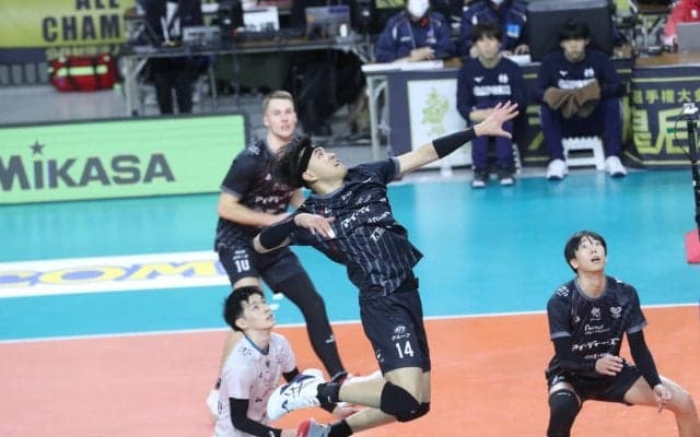 ヴォレアス　張育陞、古賀健太の退団を発表