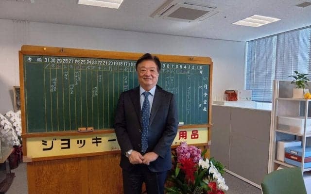 学生野球の拠点「名取ビル」、63年の歴史に幕　東京６大学野球連盟が移転「縦書きの黒板」も　