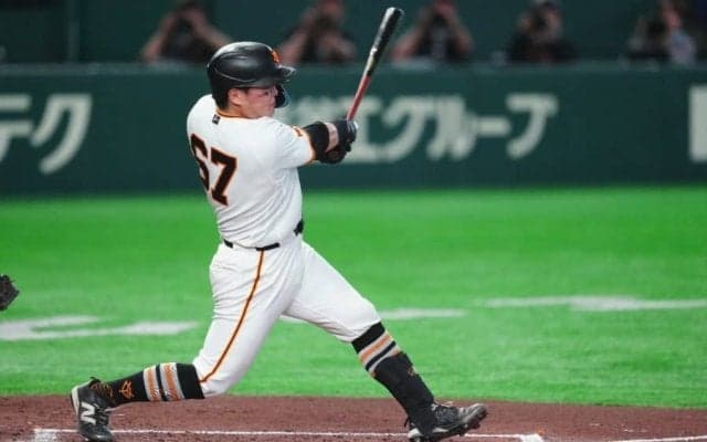 巨人・山瀬、7年目で待望のプロ初アーチ　豪快な“確信弾”で雄叫び…東京ドーム歓喜
