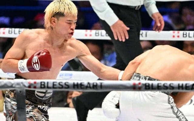 那須川天心、崖っぷちの再起戦で涙の勝利！　圧倒された歴戦の雄エストラーダがまさかの棄権　拓真vs井岡の勝者とのタイトルマッチに前進