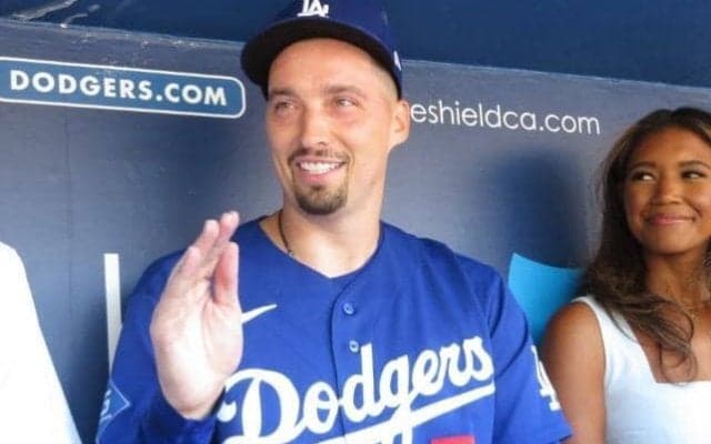 ドジャース２９０億円左腕スネルが笑顔「大きな一歩」左肩痛リハビリ初ライブＢＰ　エドマン、コールを打ち取る　回復順調なら復帰は５月末見込み