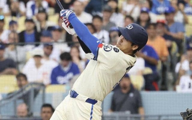 大谷翔平の先頭打者弾返しにネット騒然「すごすぎる」「よくやるよね」内角スライダーを一閃　テオにも勝ち越し３ラン！２発で一挙４点ビッグイニング