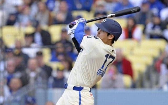 大谷翔平　強烈特大ファウルにスタンドが騒然　飛距離十分もわずかにタイミング早く→空振り三振にファンため息