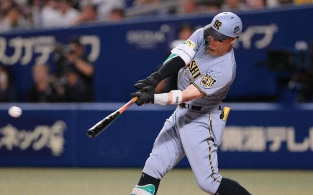 【阪神】佐藤輝明が第３打席終了時点で打率４割到達　２試合連続マルチ安打、試合前は首位打者
