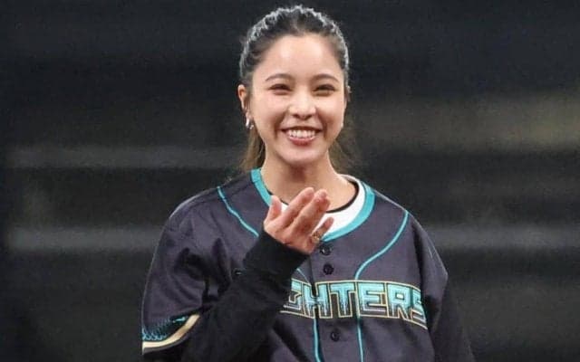“お馴染み”美女アスリートに喝采　「悔しいです」も晴れやか…ゆるふわ投球にほっこり