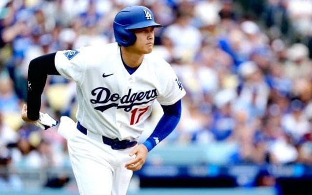 大谷翔平、好機で敬遠　本拠地ブーイング…デグロムから5号＆四球→初球ボール後に