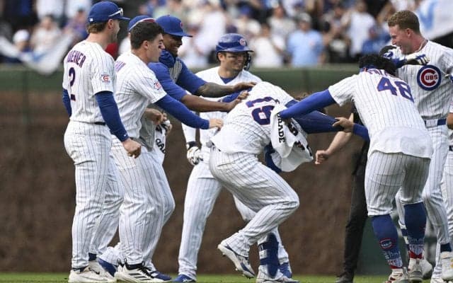 鈴木誠也、無安打も２四球でつなぐ　カブスは５点ビハインド追い付き、サヨナラ勝ち