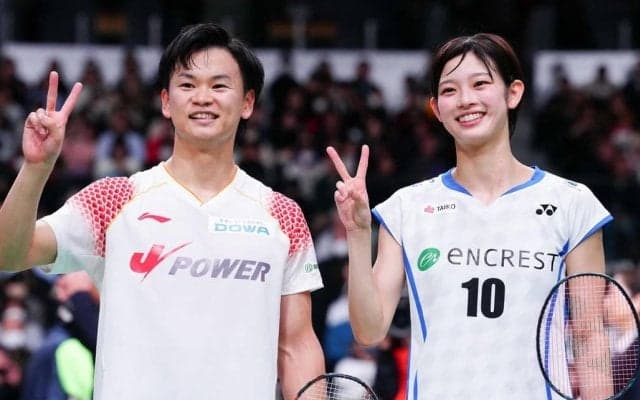 【バドミントン】渡辺勇大、８歳年下のペア田口真彩と２Ｓ写真公開…アジア選手権銅でにっこり