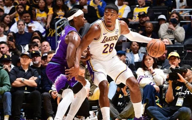 八村塁が最終戦で22得点10リバウンド…レイカーズはジャズに快勝、19日開幕のプレーオフへ