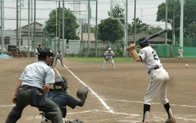 左利きだけの野球大会「花形ポジションで初めて主役になれた」