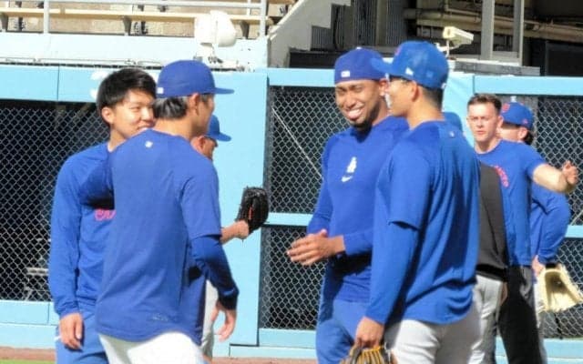 山本由伸が千賀滉大＆ディアスとロングトーク　ド軍＆メッツの選手たちが旧交温める　クローザーは古巣の主力選手たちとも