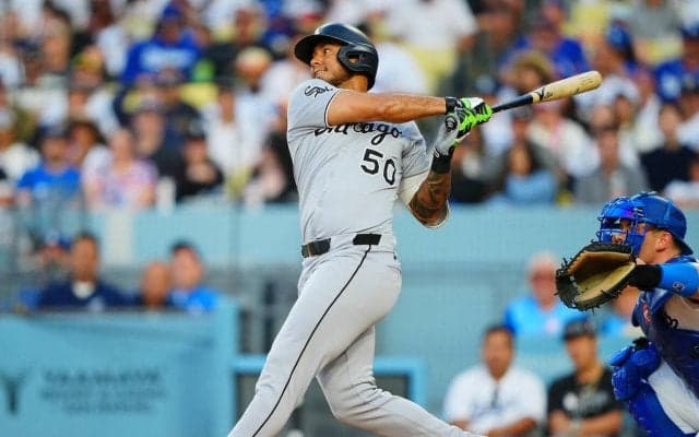 岡本和真ブルージェイズ、昨季22発のソーサをホワイトソックスから獲得