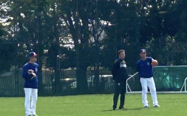 【中日】落合英二投手コーディネーターが１軍本隊に合流　松山晋也らの投手練習見守る