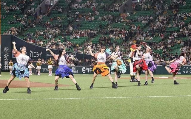 「CANDY TUNE」が“異例”の7人全員始球式　鷹本拠地に降臨…ライブに大歓声
