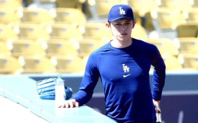 佐々木朗希、BIGBANGにサインボールプレゼント　“韓国スター”は日本語で感謝「応援してます」