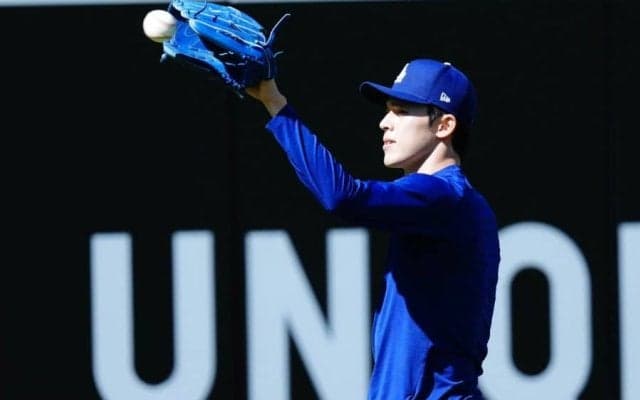 平日9時…日本ファン驚愕「え!?!?」　朗希を“挟む”世界的VIPに「マジかよ」