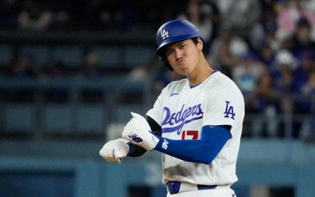 連続出塁を48試合とした大谷翔平　前日、右肩付近に死球もロバーツ監督「明日は先発する」