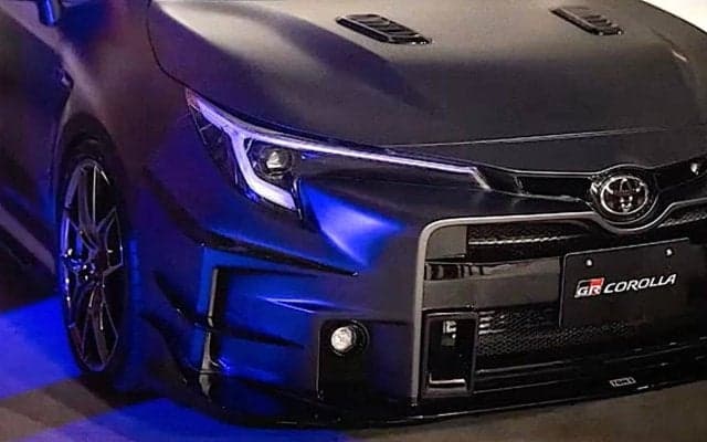 衝撃の5本出し！トヨタ“爆速”ホットハッチにチョコプラ長田「凄いですよねアレ」ド迫力フォルムに熱視線