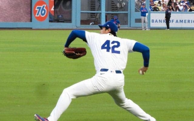 大谷翔平　背番号４２で４回無失点！最速１６０キロで今季最多タイ６Ｋ　リンドーアと１１球激闘で笑みも　５年ぶり投手専念出場