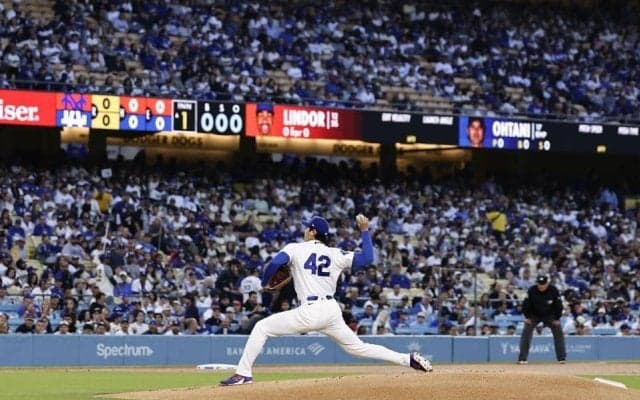 大谷翔平、圧巻６回１失点１０Ｋで２勝目　あるぞサイ・ヤング賞！　リーグトップ防御率０・５０＆規定投球回到達　ド軍３連勝でＭＬＢ最速貯金１０