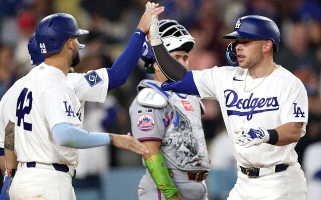 「おい、今日ホームランを打ってこい！と言われたんだ」先発登板の大谷の“ゲキ”にしっかり応え、若手捕手が自身初のグランドスラム「ドジャースは無敵だ」「毎日スタメンで使ってもらいたい」