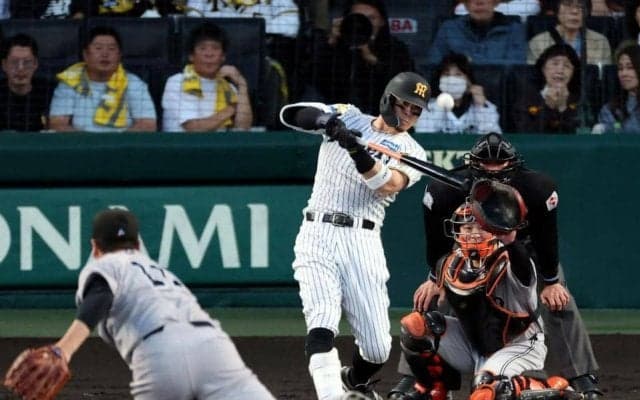 阪神　佐藤輝が４号２ラン　スタンドどよめく圧巻アーチ「力強いスイングができたと思います」　田中将から反撃の一発