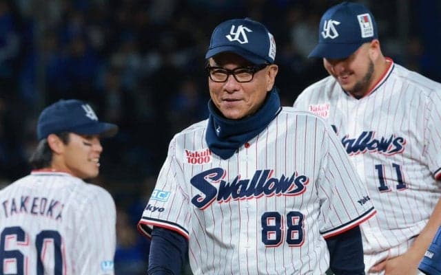 なぜ池山ヤクルトは強いのか　采配ずばりで4連勝の貯金8　見えてきた“策士ぶり”他球団ファンからも垂涎の声「考えて動ける監督」「ヤクルトがうらやましい」