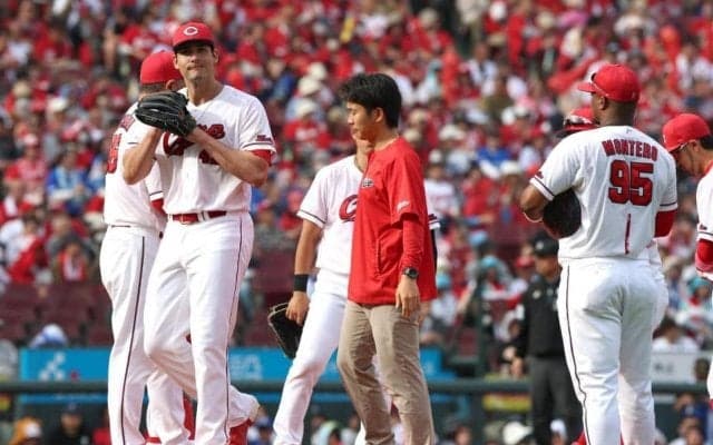 広島が七回に６失点　先発・ターノックが持ちこたえられず…打線も東に６回無得点に封じられる