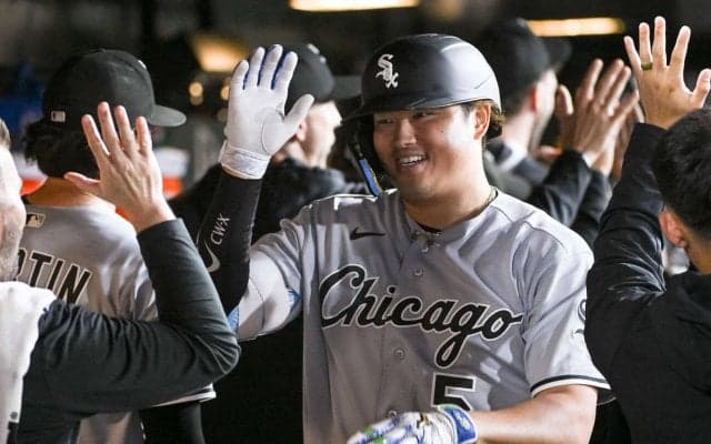 村上宗隆、メジャー初満塁弾「球の軌道はイメージしてた」バックスクリーン越え暗闇に消える一撃
