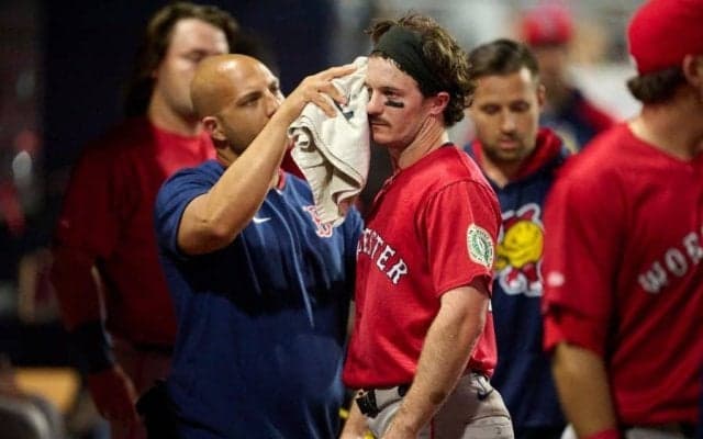 頭部死球→バットぶん投げブチギレ　即退場宣告も…米司会者は“擁護”「イライラしているはず」